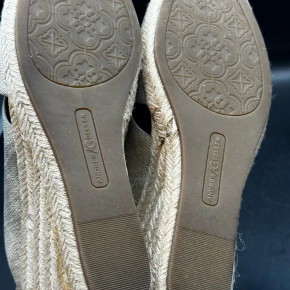 Andrew Geller Gold Fabric Open Toe Slip On 3” Wedge Heel Sandal Women’s Size 8 - Picture 10 of 16